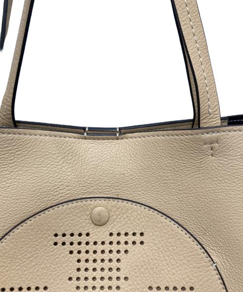 TORY BURCH（トリーバーチ）TORY BURCH (トリーバーチ) パンチングロゴトートバッグ ベージュの古着・服飾アイテム