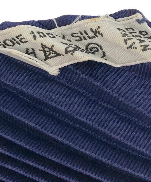 HERMES（エルメス）HERMES (エルメス) プリーツスカーフ ネイビーの古着・服飾アイテム