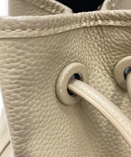 VASIC（ヴァジック）VASIC (ヴァジック) Bond Mini ハンドバッグ ベージュの古着・服飾アイテム