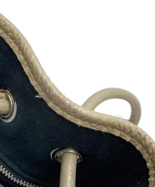 VASIC（ヴァジック）VASIC (ヴァジック) Bond Mini ハンドバッグ ベージュの古着・服飾アイテム