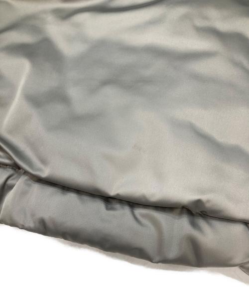 自由区（ジユウク）自由区 (ジユウク) ブライトダウンテントライン ダウンコート グレー サイズ:40の古着・服飾アイテム