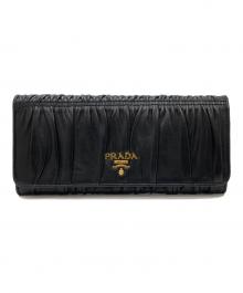 PRADA（プラダ）の古着「ギャザーウォレット」｜ブラック