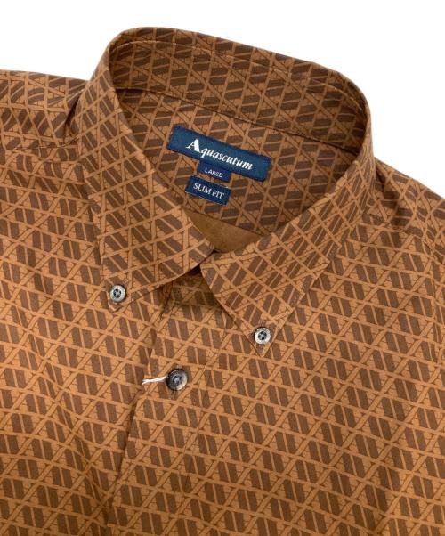 Aquascutum（アクアスキュータム）Aquascutum (アクアスキュータム) モノグラムシャツ ブラウン サイズ:L 未使用品の古着・服飾アイテム