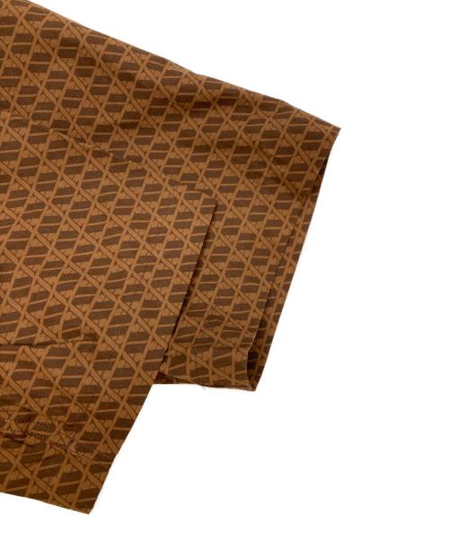 Aquascutum（アクアスキュータム）Aquascutum (アクアスキュータム) モノグラムシャツ ブラウン サイズ:L 未使用品の古着・服飾アイテム