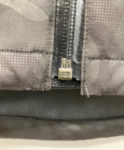 BLACK LABEL CRESTBRIDGE（ブラックレーベル クレストブリッジ）BLACK LABEL CRESTBRIDGE (ブラックレーベル クレストブリッジ) カモ柄マウンテンパーカー オリーブ サイズ:Lの古着・服飾アイテム