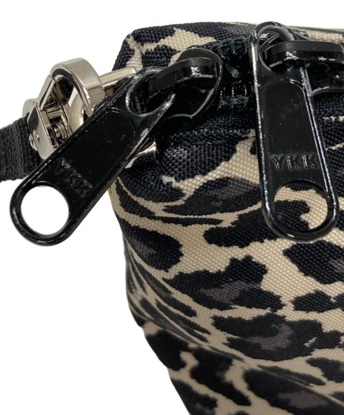 Herve Chapelier（エルベシャプリエ）Herve Chapelier (エルベシャプリエ) ナイロンスクエアショルダー ベージュ×ブラックの古着・服飾アイテム