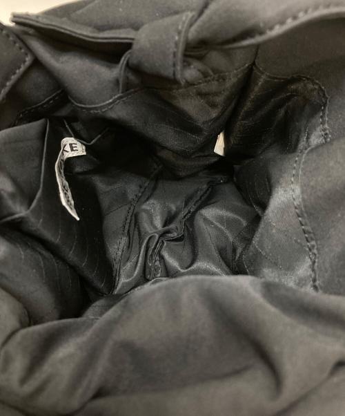 ISSEY MIYAKE（イッセイミヤケ）ISSEY MIYAKE (イッセイミヤケ) Pumped Top-Handle Bagの古着・服飾アイテム