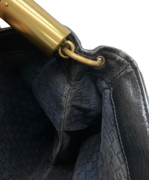 GUCCI（グッチ）GUCCI (グッチ) レザーワンハンドバッグ ブラックの古着・服飾アイテム