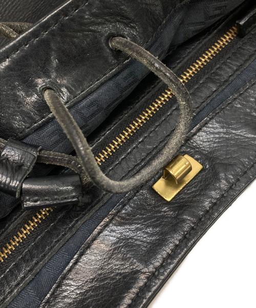 GUCCI（グッチ）GUCCI (グッチ) レザーワンハンドバッグ ブラックの古着・服飾アイテム