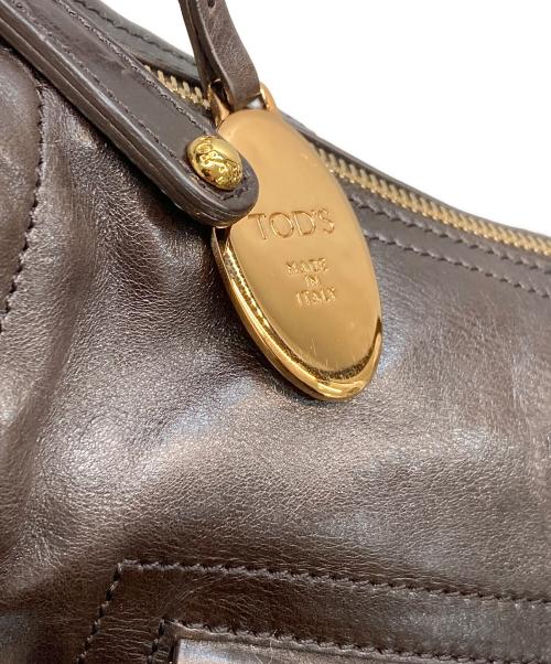 TOD'S（トッズ）TOD'S (トッズ) スタッズレザーワンショルダーバッグ ブラウンの古着・服飾アイテム