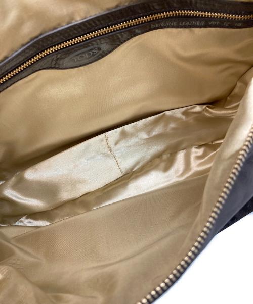 TOD'S（トッズ）TOD'S (トッズ) スタッズレザーワンショルダーバッグ ブラウンの古着・服飾アイテム