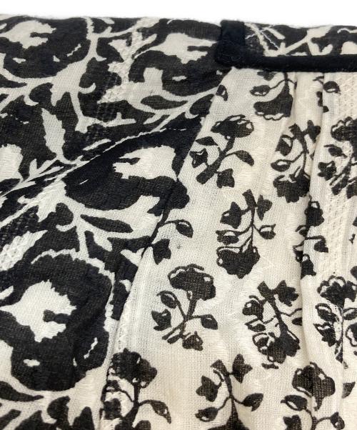 ne quittez pas（ヌキテパ）ne quittez pas (ヌキテパ) コットンジャガードコンビプリントギャザードレス ホワイト×ブラック サイズ:Mの古着・服飾アイテム