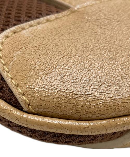 MIU MIU（ミュウミュウ）MIU MIU (ミュウミュウ) レザーミニレザーハンドバッグ ベージュの古着・服飾アイテム