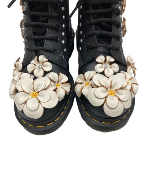 Dr.Martens（ドクターマーチン）Dr.Martens (ドクターマーチン) フラーワーアップリケ8ホールブーツ ブラック サイズ:UK4の古着・服飾アイテム