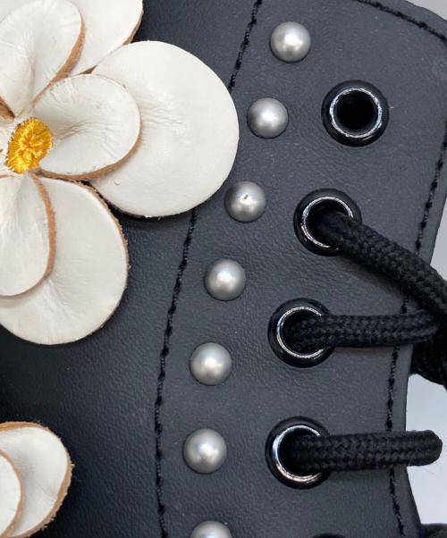 Dr.Martens（ドクターマーチン）Dr.Martens (ドクターマーチン) フラーワーアップリケ8ホールブーツ ブラック サイズ:UK4の古着・服飾アイテム