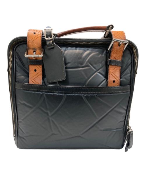 HUNTING WORLD（ハンティングワールド）HUNTING WORLD (ハンティングワールド) 2WAYスクエアバチュークロスショルダーバッグ ブラックの古着・服飾アイテム