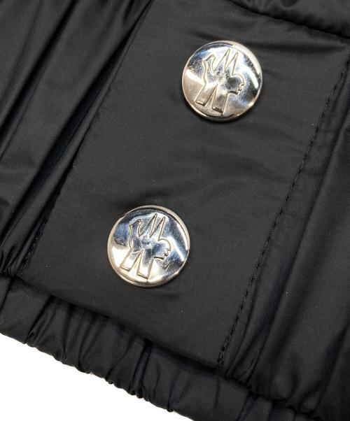 MONCLER GENIUS（モンクレール ジーニアス）MONCLER GENIUS (モンクレール ジーニアス) noir kei ninomiya (ノワール ケイ ニノミヤ) チェーンダウンベスト ブラックの古着・服飾アイテム