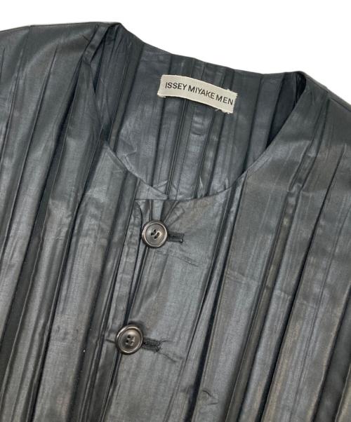 ISSEY MIYAKE MEN（イッセイミヤケメン）ISSEY MIYAKE MEN (イッセイミヤケメン) プリーツノースリーブシャツ ブラック サイズ:Mの古着・服飾アイテム