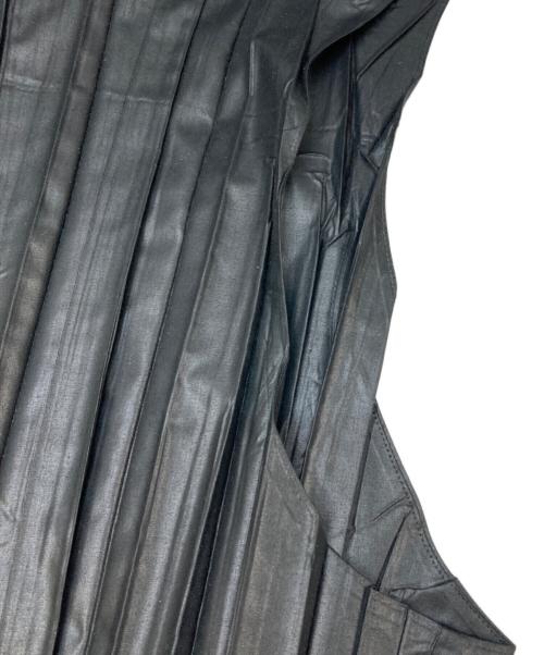 ISSEY MIYAKE MEN（イッセイミヤケメン）ISSEY MIYAKE MEN (イッセイミヤケメン) プリーツノースリーブシャツ ブラック サイズ:Mの古着・服飾アイテム
