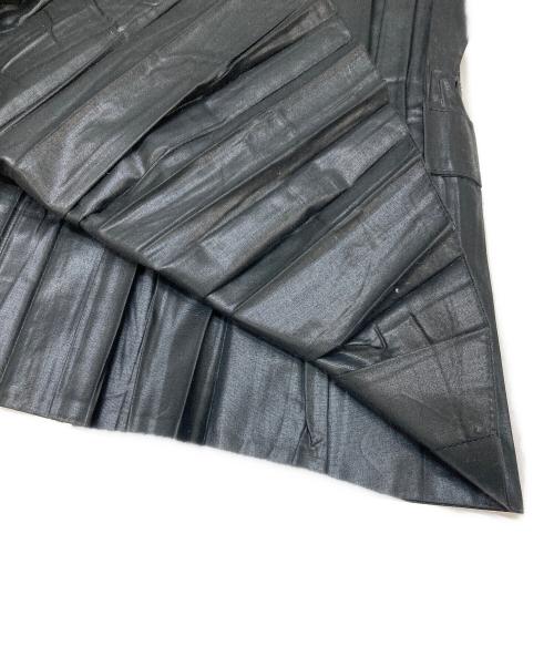 ISSEY MIYAKE MEN（イッセイミヤケメン）ISSEY MIYAKE MEN (イッセイミヤケメン) プリーツノースリーブシャツ ブラック サイズ:Mの古着・服飾アイテム