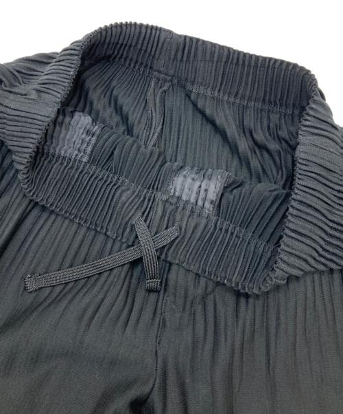 HOMME PLISSE ISSEY MIYAKE（オム プリッセ イッセイ ミヤケ）HOMME PLISSE ISSEY MIYAKE (オム プリッセ イッセイ ミヤケ) erased pleated sarouel pants ブラック サイズ:1の古着・服飾アイテム