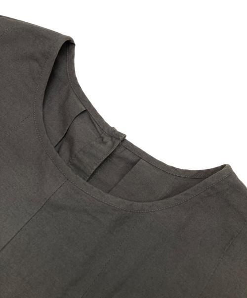 maison de soil（メゾンドソイル）maison de soil (メゾンドソイル) プリーツワンピース グレー サイズ:2の古着・服飾アイテム