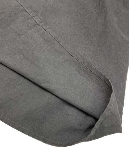 maison de soil（メゾンドソイル）maison de soil (メゾンドソイル) プリーツワンピース グレー サイズ:2の古着・服飾アイテム