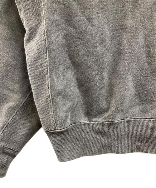 C.E（シーイー）C.E (シーイー) OVERDYE WB HEADS x 4 C.E CREW NECK チャコールグレー サイズ:Mの古着・服飾アイテム
