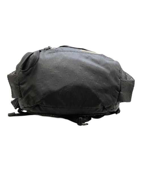 and wander（アンドワンダー）and wander (アンドワンダー) X-Pac 30L backpack ブラックの古着・服飾アイテム
