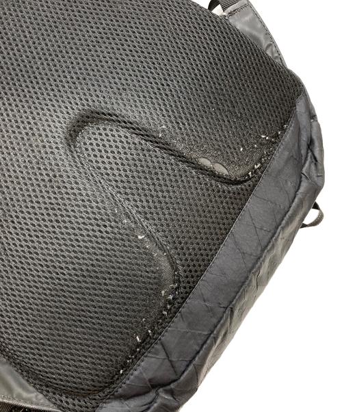 and wander（アンドワンダー）and wander (アンドワンダー) X-Pac 30L backpack ブラックの古着・服飾アイテム