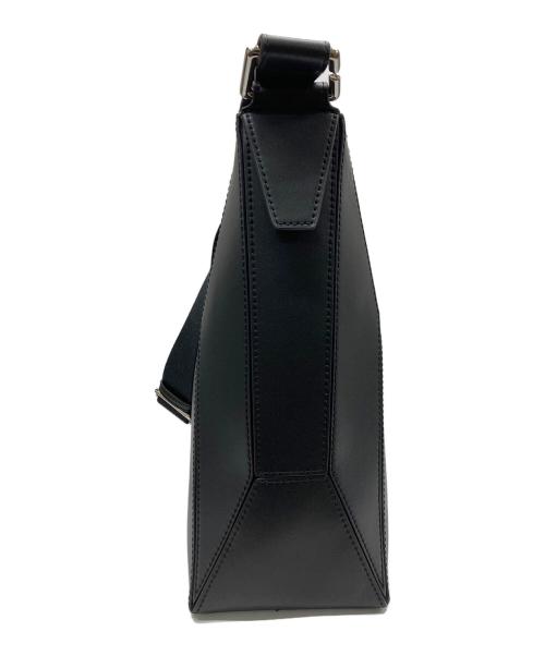 CHARLES & KEITH（チャールズアンドキース）CHARLES & KEITH (チャールズアンドキース) ナスリン ジオメトリック トートバッグ ブラックの古着・服飾アイテム