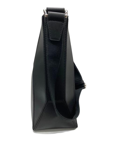 CHARLES & KEITH（チャールズアンドキース）CHARLES & KEITH (チャールズアンドキース) ナスリン ジオメトリック トートバッグ ブラックの古着・服飾アイテム