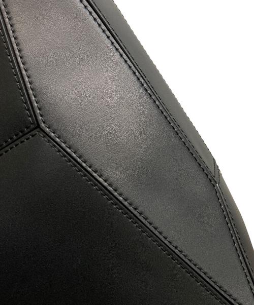 CHARLES & KEITH（チャールズアンドキース）CHARLES & KEITH (チャールズアンドキース) ナスリン ジオメトリック トートバッグ ブラックの古着・服飾アイテム