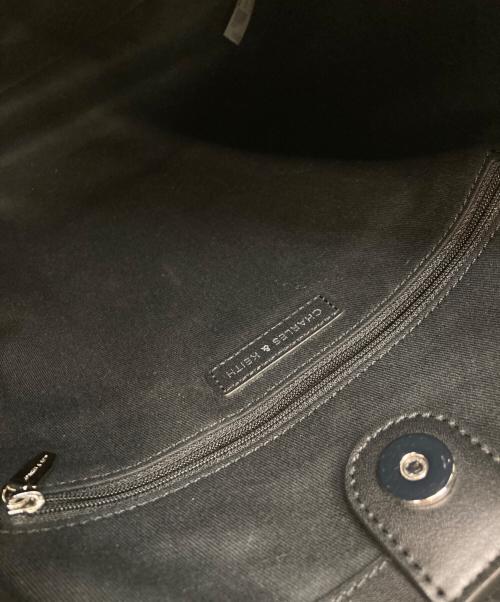 CHARLES & KEITH（チャールズアンドキース）CHARLES & KEITH (チャールズアンドキース) ナスリン ジオメトリック トートバッグ ブラックの古着・服飾アイテム