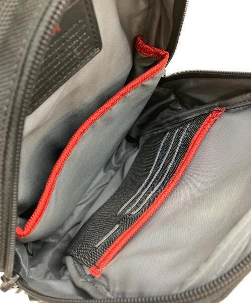 TUMI（トゥミ）TUMI (トゥミ) スリングバッグ ブラックの古着・服飾アイテム