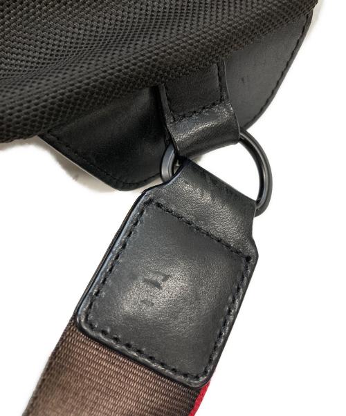 TUMI（トゥミ）TUMI (トゥミ) スリングバッグ ブラックの古着・服飾アイテム