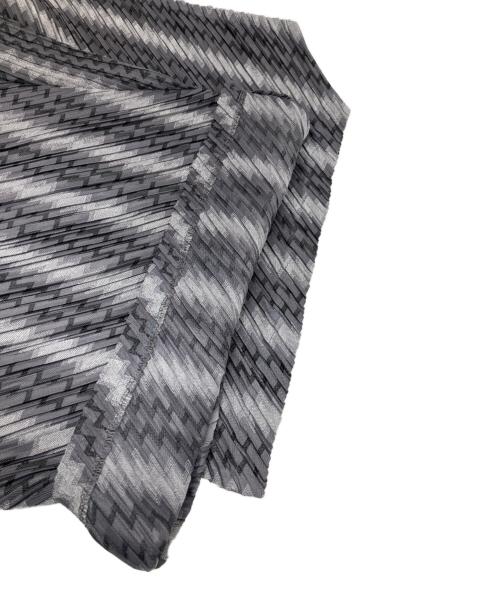 PLEATS PLEASE（プリーツプリーズ）PLEATS PLEASE (プリーツプリーズ) COTTON ZIGZAG グレー サイズ:3の古着・服飾アイテム