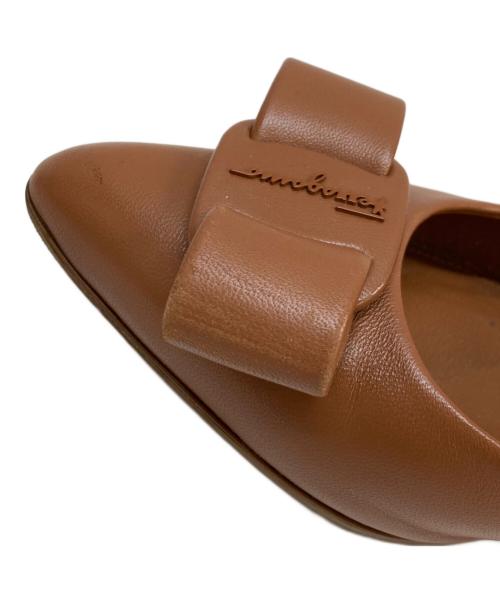 Salvatore Ferragamo（サルヴァトーレ フェラガモ）Salvatore Ferragamo (サルヴァトーレ フェラガモ) ヴァラリボンフラットシューズ ブラウン サイズ:5の古着・服飾アイテム