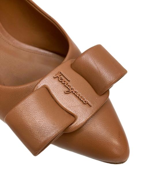 Salvatore Ferragamo（サルヴァトーレ フェラガモ）Salvatore Ferragamo (サルヴァトーレ フェラガモ) ヴァラリボンフラットシューズ ブラウン サイズ:5の古着・服飾アイテム
