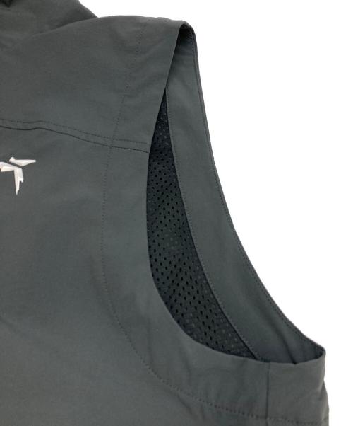 TITTALLON（ティッタロン）TITTALLON (ティッタロン) Urban Explorer Waterproof multifunctional vest グレー サイズ:S/Mの古着・服飾アイテム