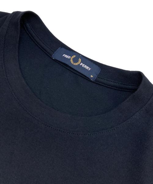 FRED PERRY（フレッドペリー）FRED PERRY (フレッドペリー) ロゴTシャツ ネイビー サイズ:Mの古着・服飾アイテム