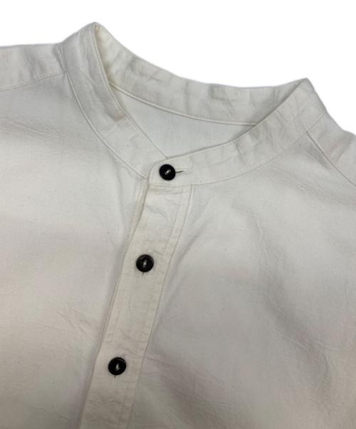 nest Robe（ネストローブ）nest Robe (ネストローブ) バンドカラーシャツ ホワイト サイズ:FREEの古着・服飾アイテム