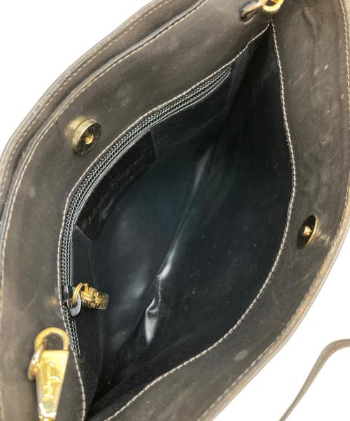 Salvatore Ferragamo（サルヴァトーレ フェラガモ）Salvatore Ferragamo (サルヴァトーレ フェラガモ) レザーショルダーバッグ ベージュの古着・服飾アイテム