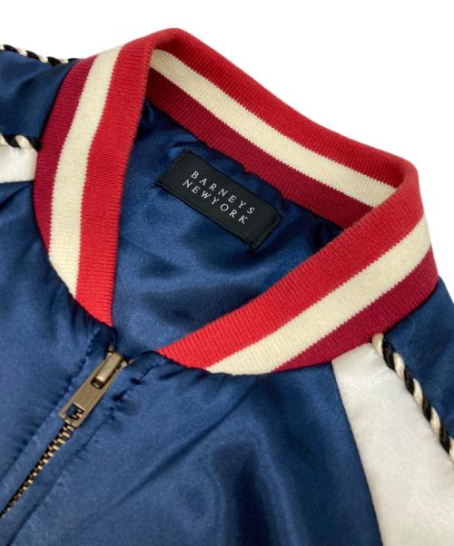 BARNEYS NEWYORK（バーニーズ・ニューヨーク）BARNEYS NEWYORK (バーニーズ・ニューヨーク) 横振り刺繍スカジャン ホワイト×ネイビー サイズ:44の古着・服飾アイテム