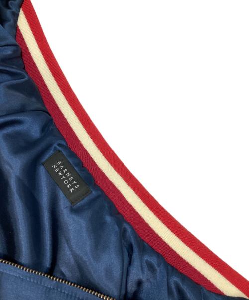 BARNEYS NEWYORK（バーニーズ・ニューヨーク）BARNEYS NEWYORK (バーニーズ・ニューヨーク) 横振り刺繍スカジャン ホワイト×ネイビー サイズ:44の古着・服飾アイテム