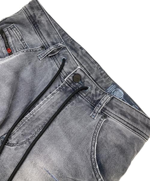 DIESEL（ディーゼル）DIESEL (ディーゼル) デニムパンツ グレー サイズ:28の古着・服飾アイテム