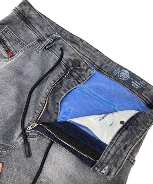 DIESEL（ディーゼル）DIESEL (ディーゼル) デニムパンツ グレー サイズ:28の古着・服飾アイテム