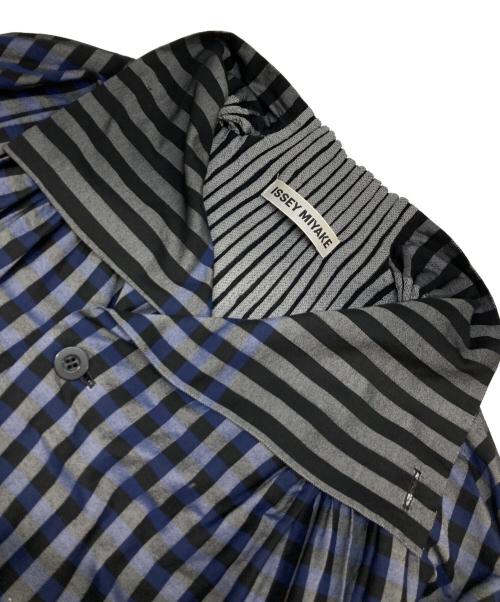 ISSEY MIYAKE（イッセイミヤケ）ISSEY MIYAKE (イッセイミヤケ) チェックプリーツ切替シャツ グレー サイズ:2の古着・服飾アイテム