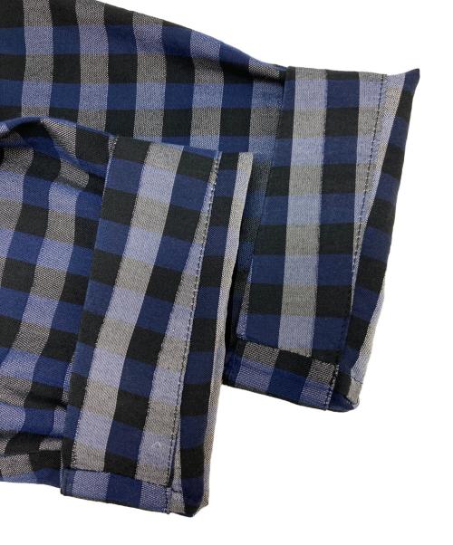 ISSEY MIYAKE（イッセイミヤケ）ISSEY MIYAKE (イッセイミヤケ) チェックプリーツ切替シャツ グレー サイズ:2の古着・服飾アイテム