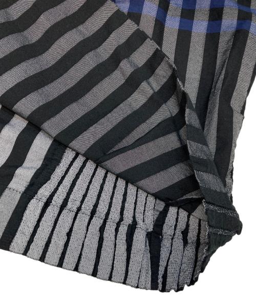 ISSEY MIYAKE（イッセイミヤケ）ISSEY MIYAKE (イッセイミヤケ) チェックプリーツ切替シャツ グレー サイズ:2の古着・服飾アイテム
